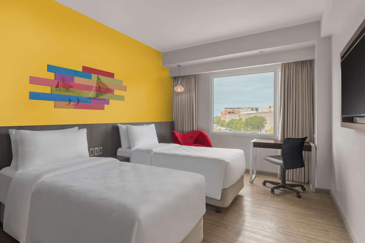 minibar, in-room safe, desk, laptop workspace