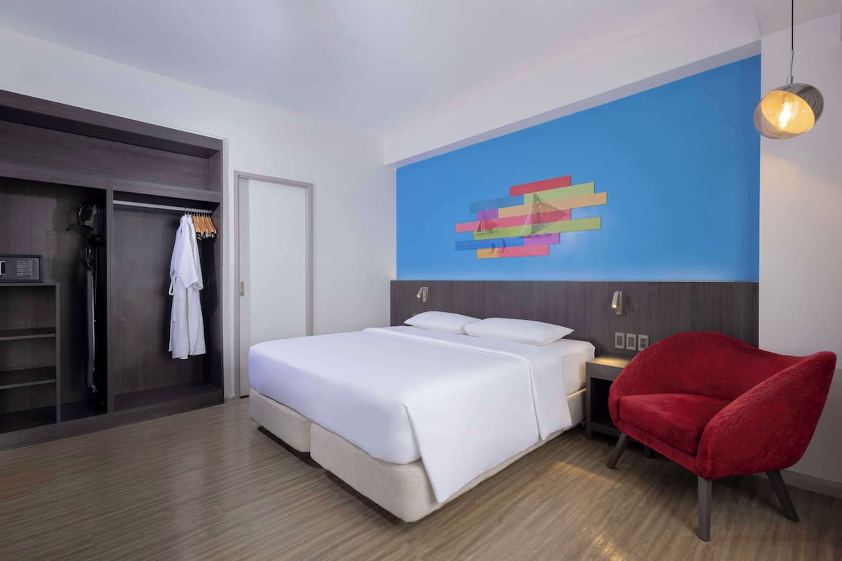 Suite (Room) | 1 Schlafzimmer, Minibar, Zimmersafe, Schreibtisch