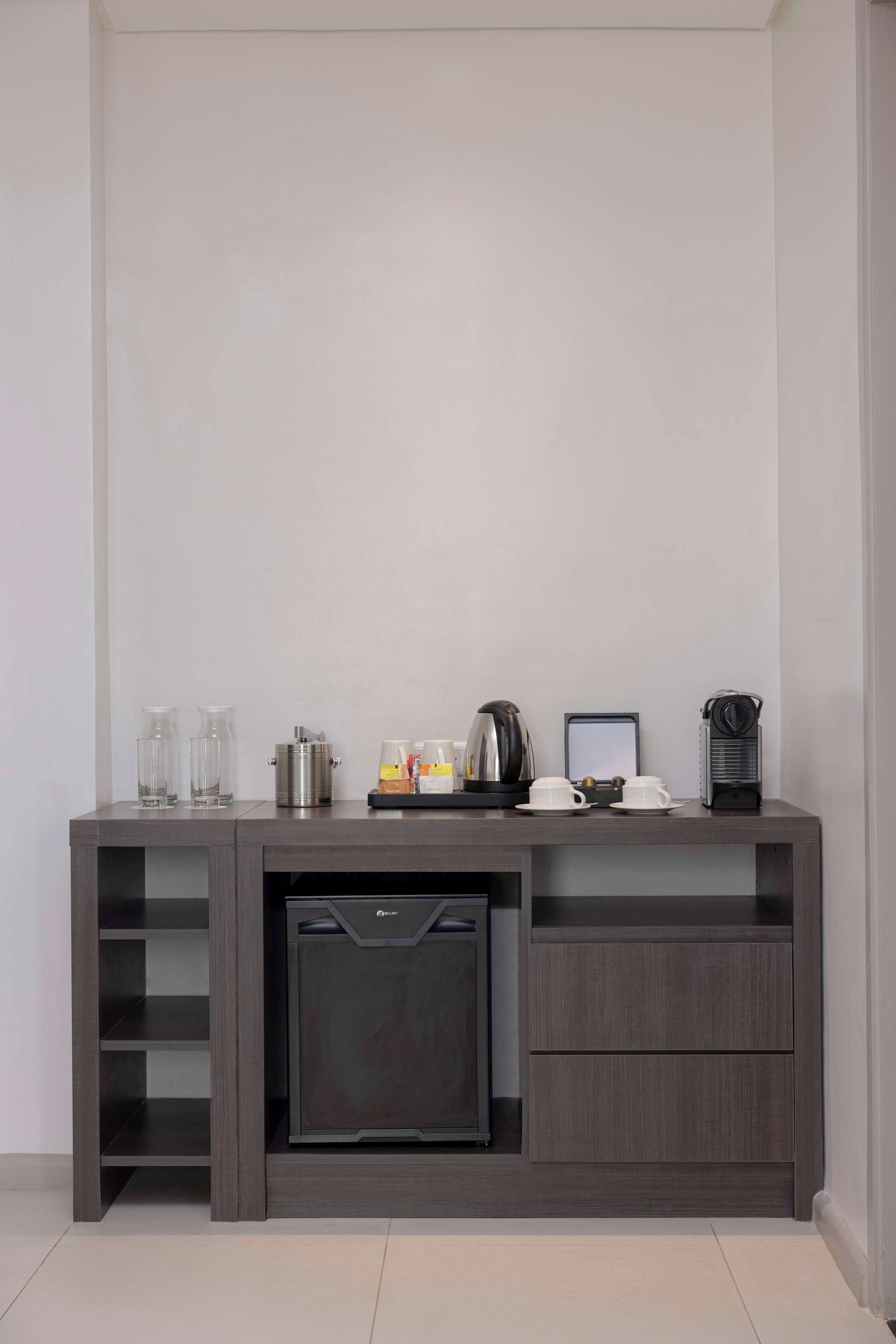 suite (room) | room amenity