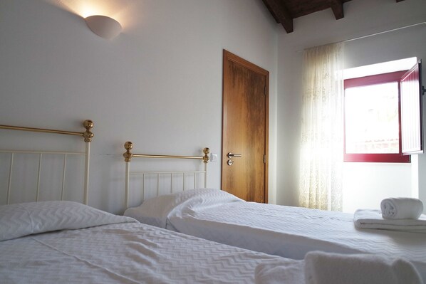 Apartment, 3 Bedrooms, Terrace | 2 bedrooms, cots/infant beds, free WiFi, bed sheets