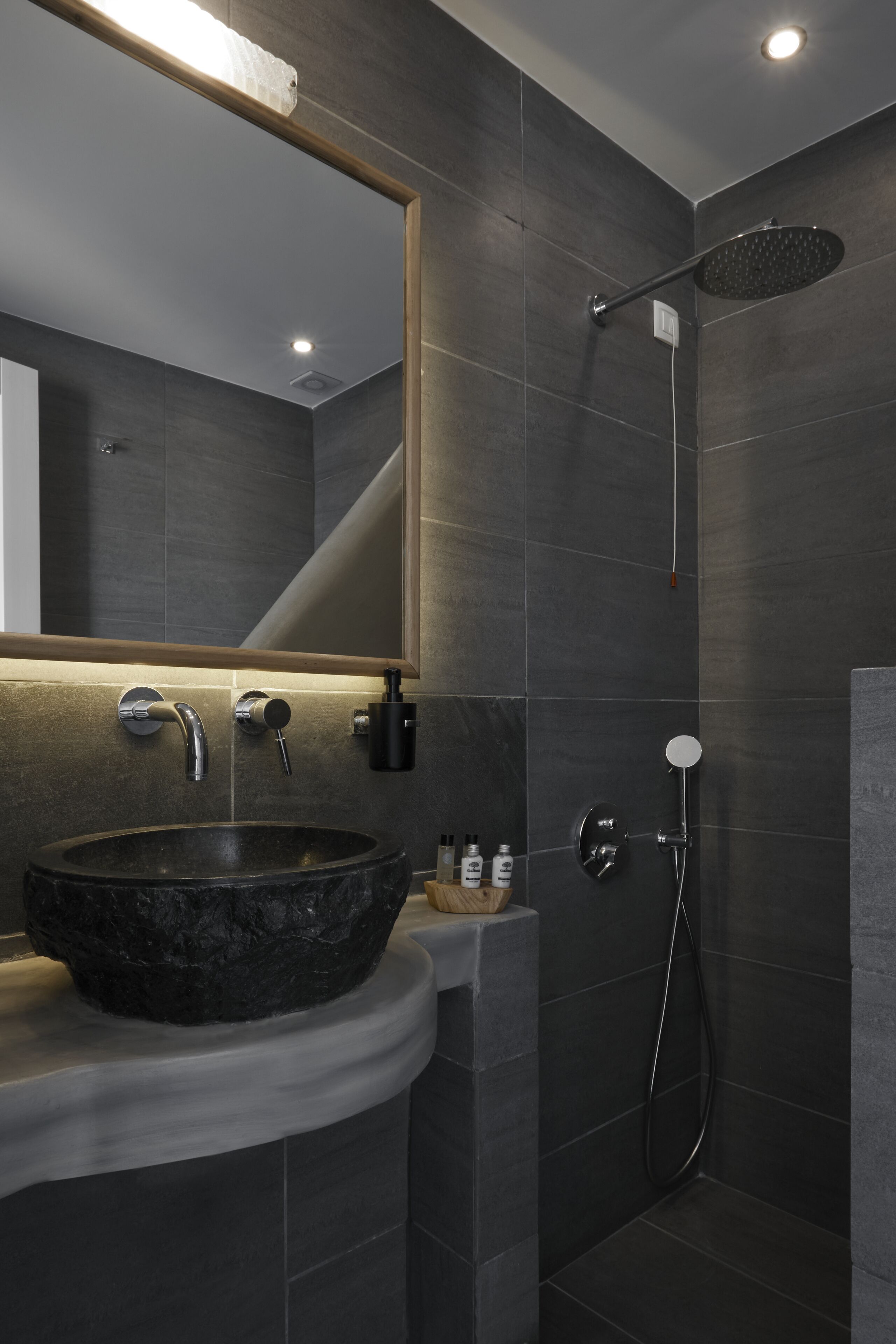 elegant double room | bathroom | shower, free toiletries, hair dryer, towels