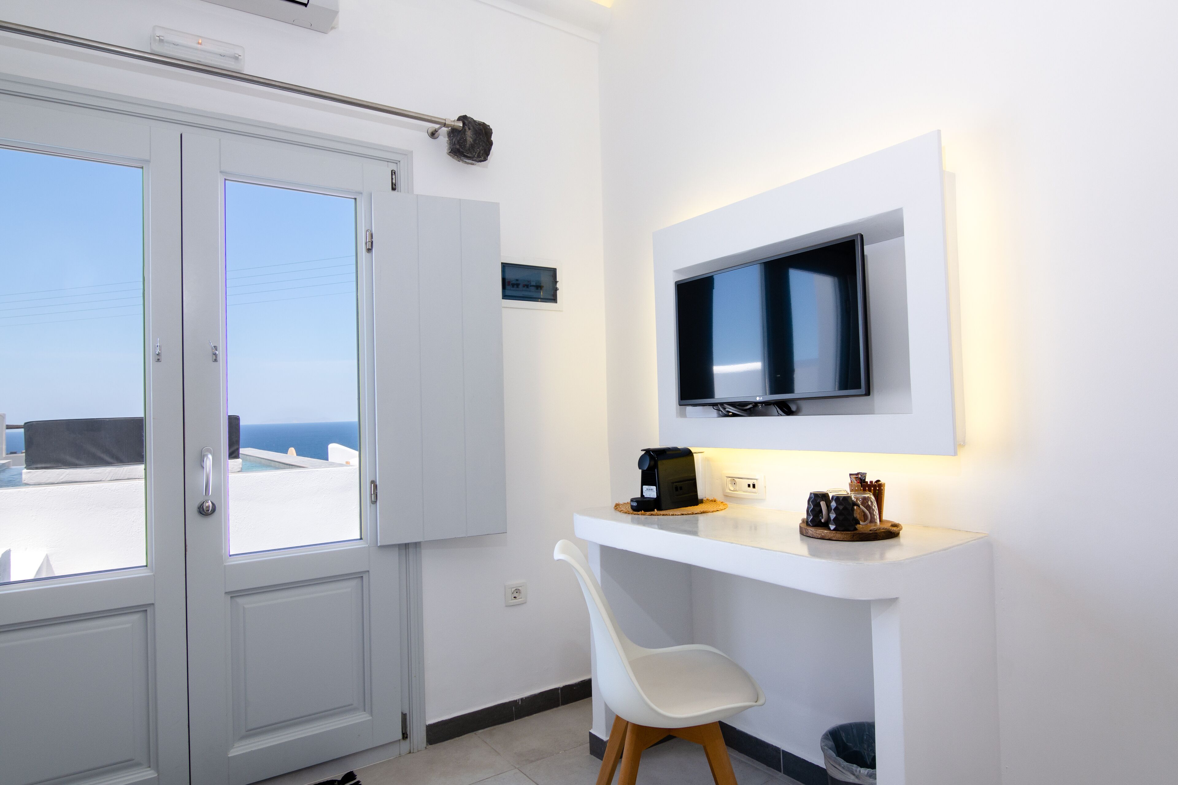 deluxe suite with plunge pool and sea view | 1 bedroom, in-room safe, individually decorated, individually furnished