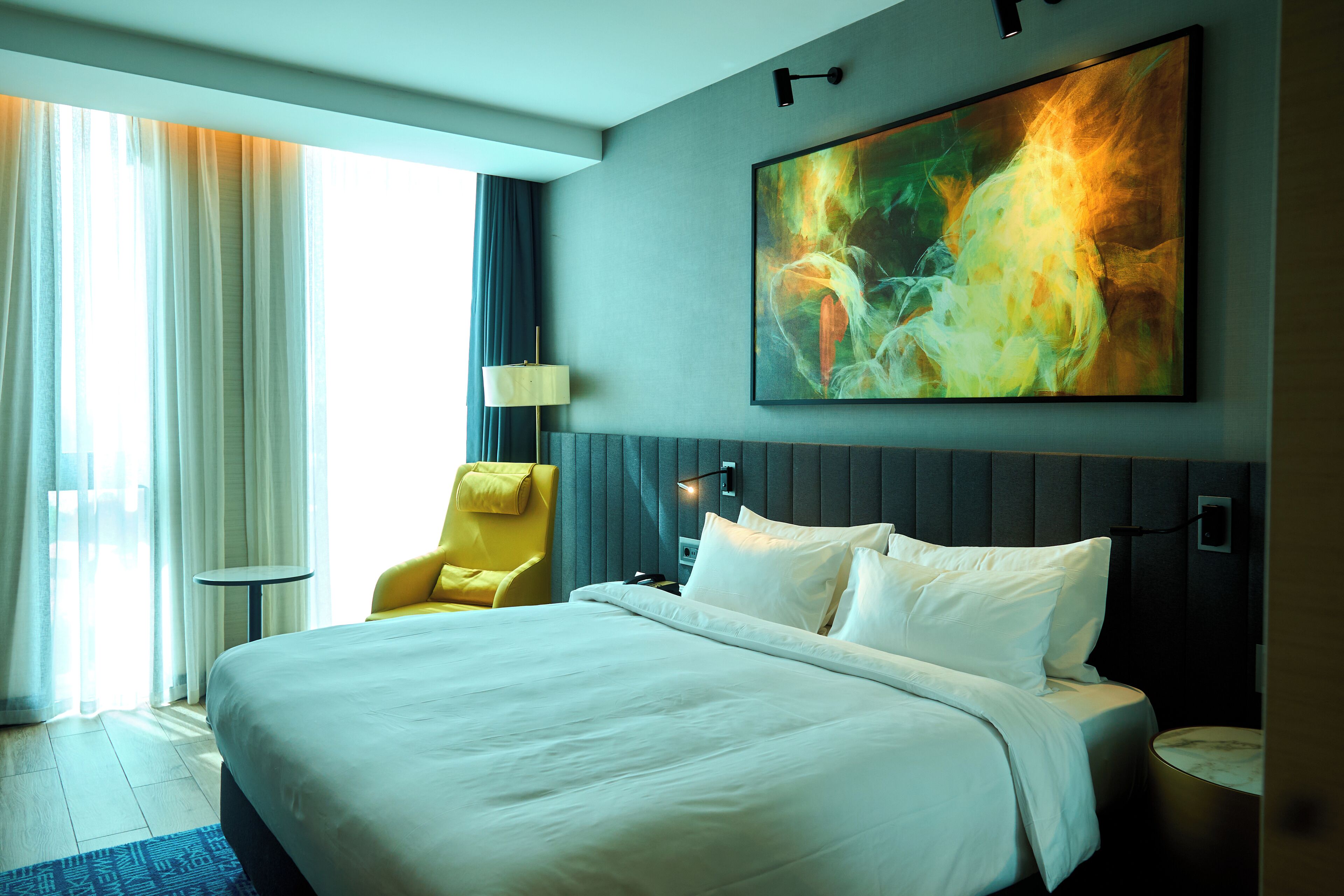 Chambre Standard, vue sur la ville | 1 chambre, couette en duvet, lit avec matelas en mousse à mémoire