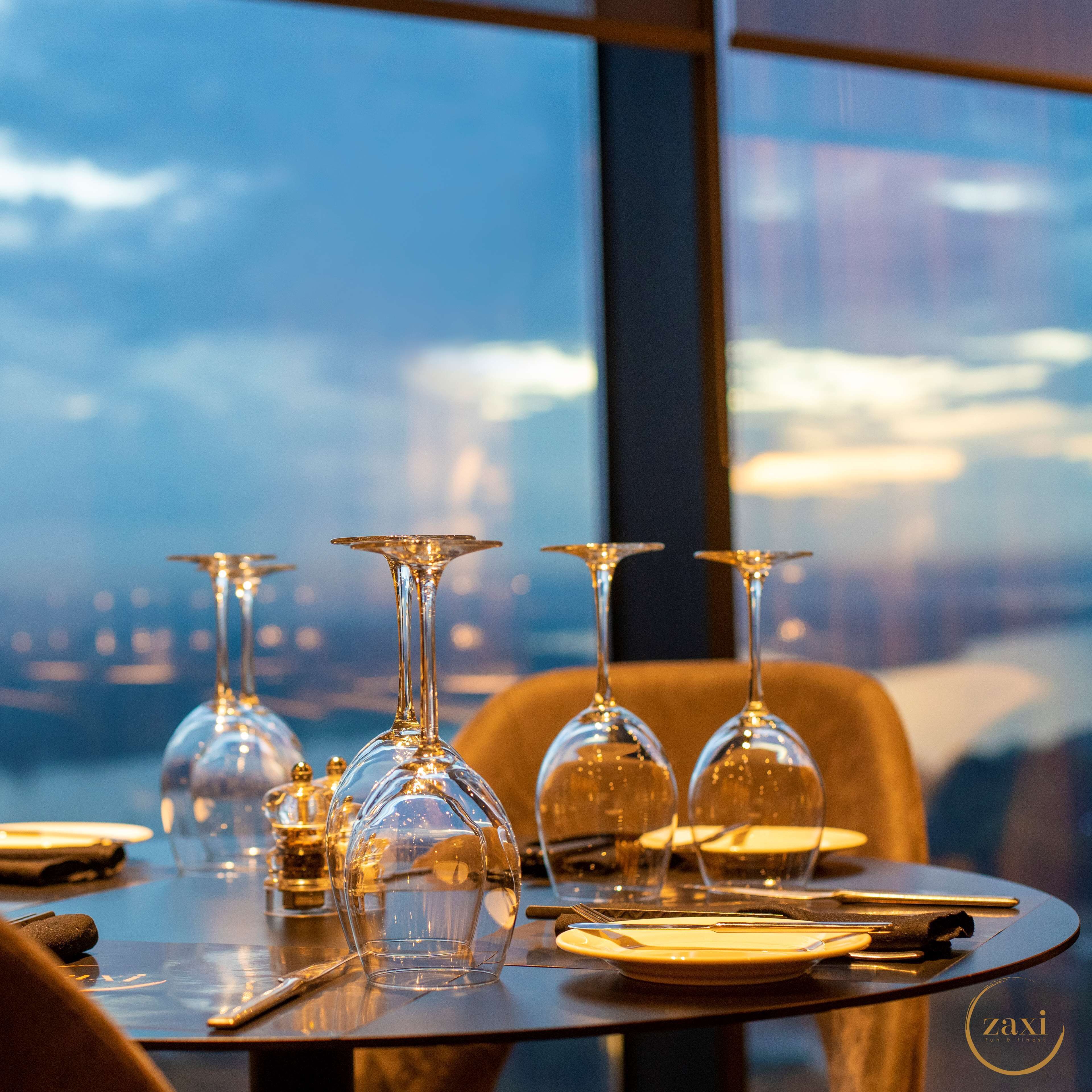 3 restaurants, breakfast, lunch, dinner served; international cuisine