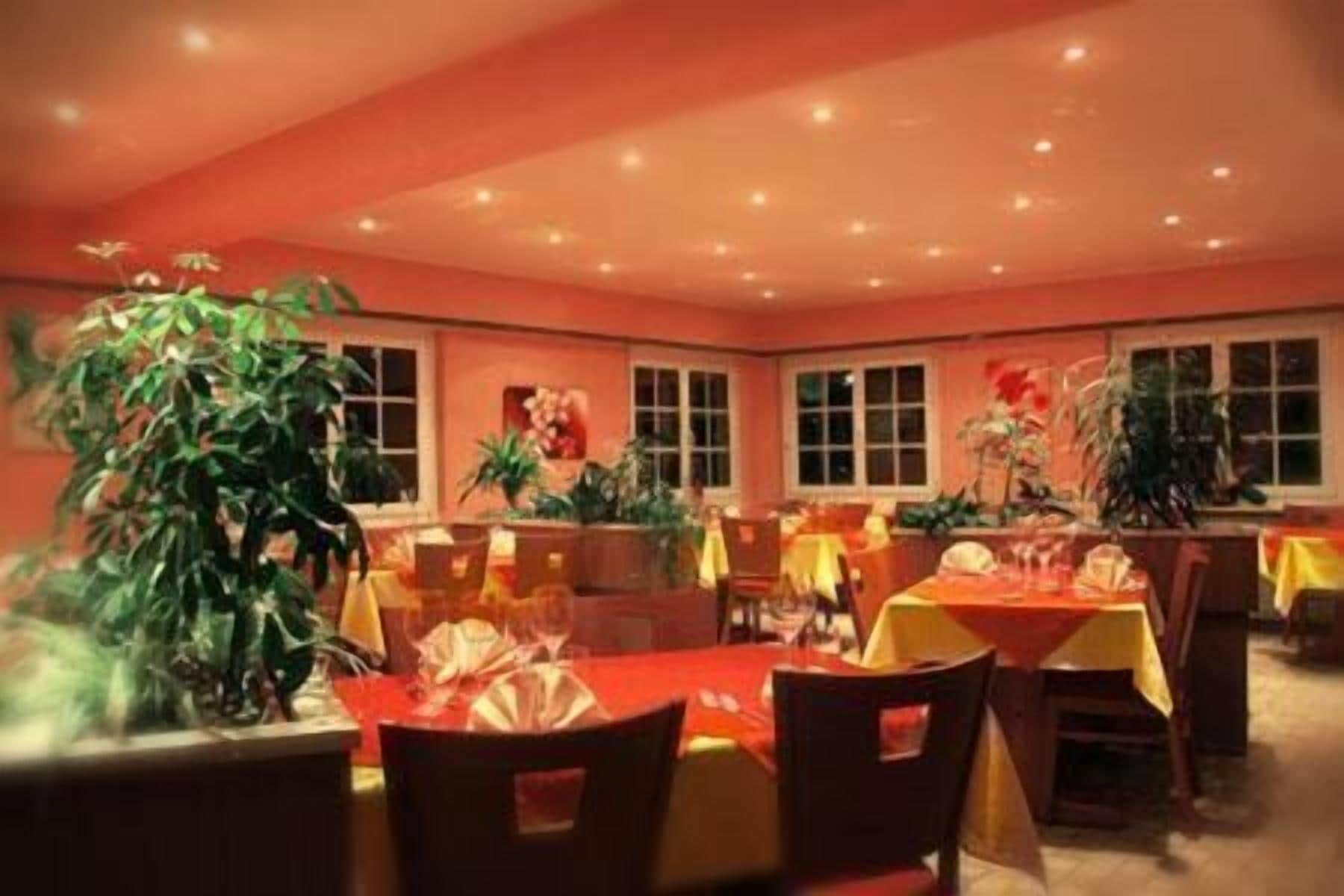 breakfast, lunch, dinner served; french cuisine