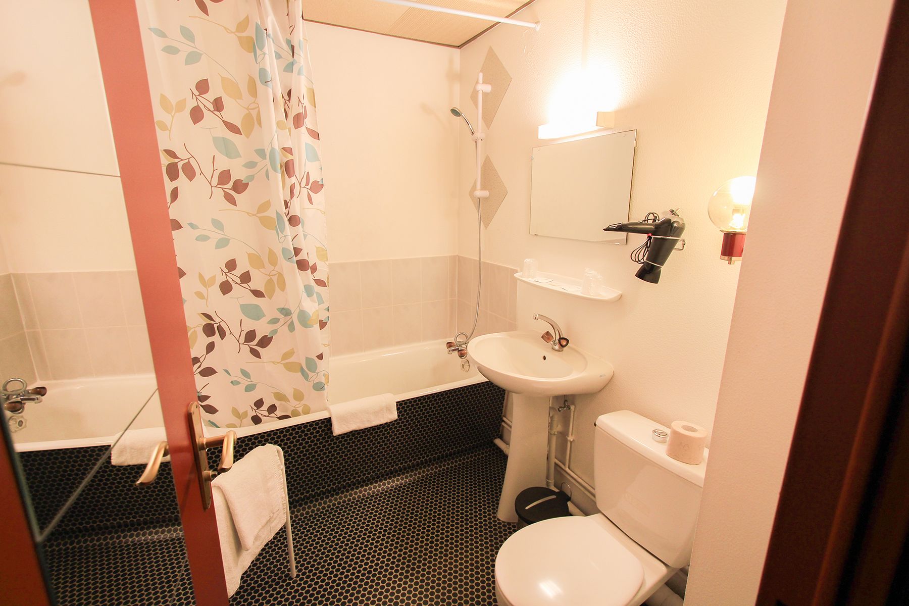 Photo - Hotel Restaurant De La Poste Mulhouse Ottmarsheim