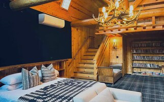 Decoración personalizada, muebles diferentes y escritorio 