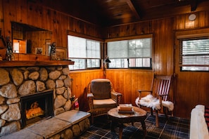 Ponderosa | 1 bedroom, individually decorated, individually furnished, desk