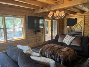 Deluxe Room | Living area