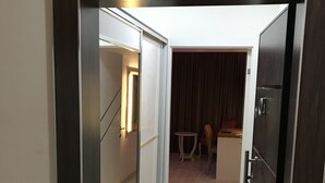 A hotel room entrance with a door marked '101'. - Ankara Atlantik Otel (Ankara)