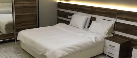 Business Room, Jetted Tub | 1 bedroom, Egyptian cotton sheets, premium bedding, down comforters