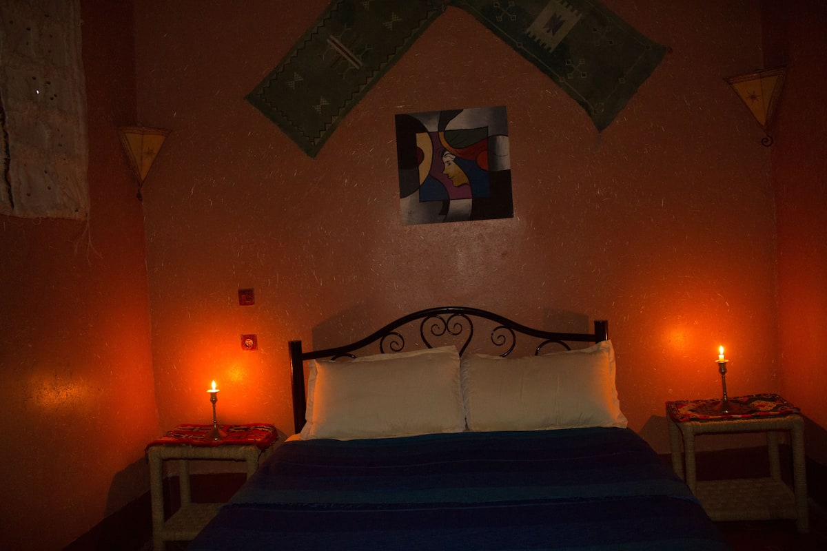 Panoramic Double Room, 1 Queen Bed, River View | Individually decorated, individually furnished, free WiFi, bed sheets