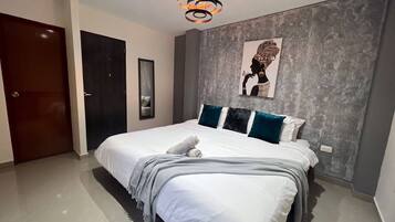 小型客房, 1 张特大床, 山景 | 免费 WiFi、床单