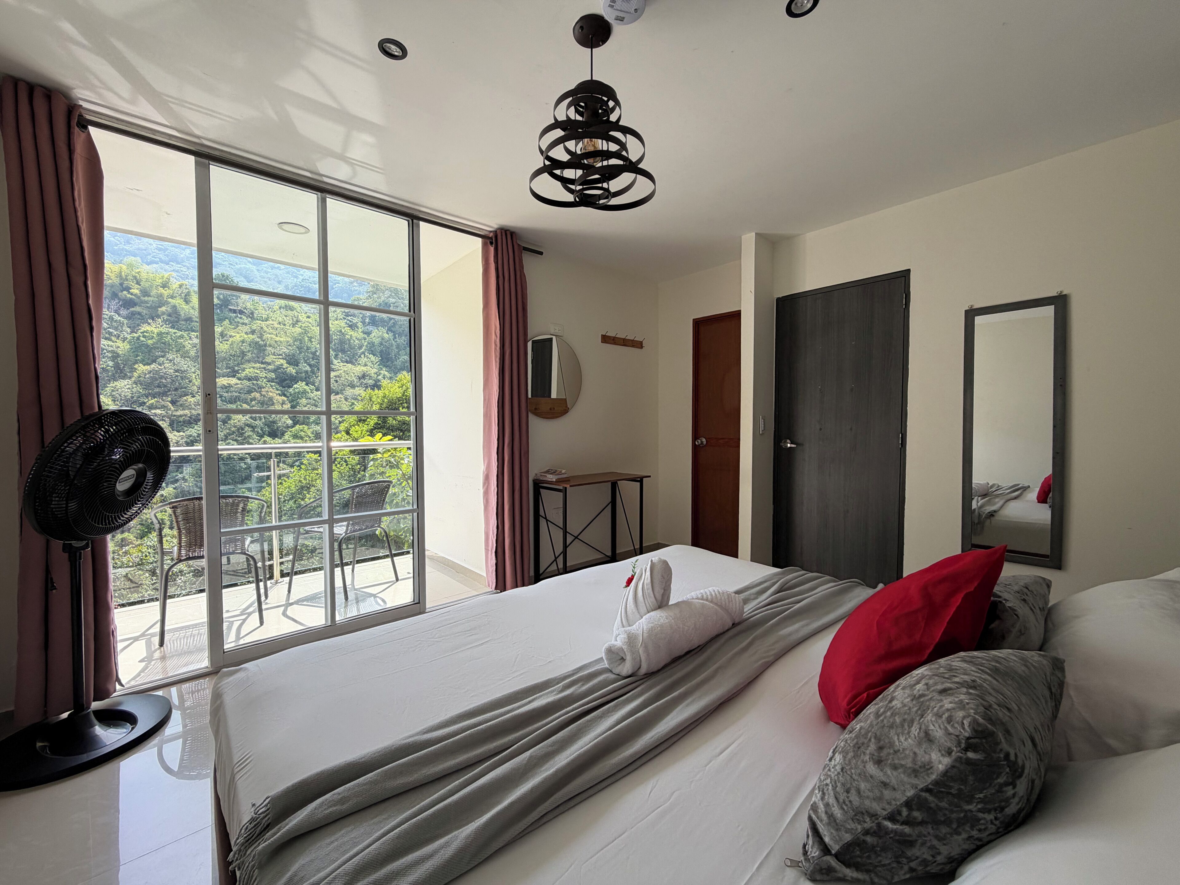 Junior Room, 1 King Bed, Mountain View | Free WiFi, bed sheets