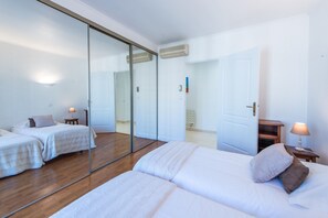2 bedrooms, iron/ironing board, free WiFi, bed sheets - Le Queen (Nice)