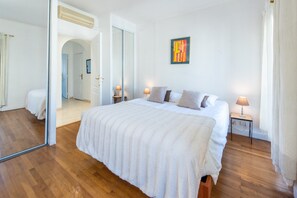 2 bedrooms, iron/ironing board, free WiFi, bed sheets - Le Queen (Nice)
