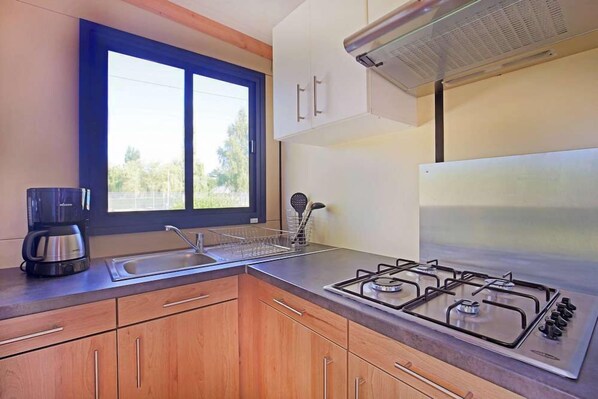 Mobile Home, 2 chambres, non-fumeurs | Cuisine privée | Plaque de cuisson, chaise haute