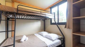 Mobil Home Vancouver | 2 bedrooms, cribs/infant beds