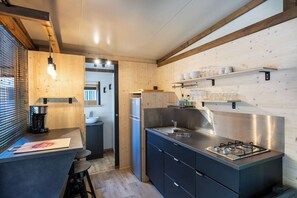 Cottage | Dapur peribadi | Dapur, pembancuh kopi/teh, kerusi tinggi 