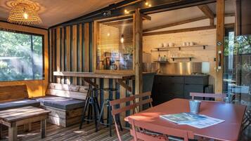 Cottage | Living area