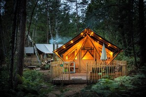 Tent, 2 Bedrooms, Non Smoking | Individually decorated, individually furnished, bed sheets