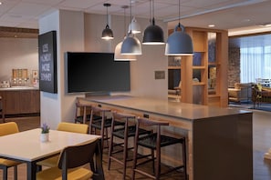Restaurant - Fairfield Inn & Suites by Marriott Midland (Midland)