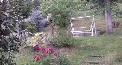 House in Balearic resort at 900 m. from the beach and shops
