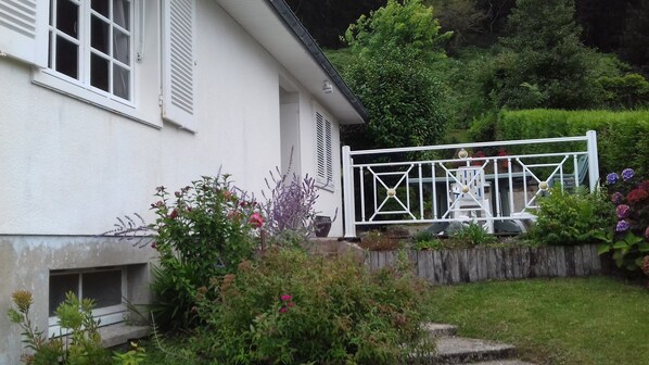 Exterior - House in Balearic resort at 900 m. from the beach and shops (Jullouville)