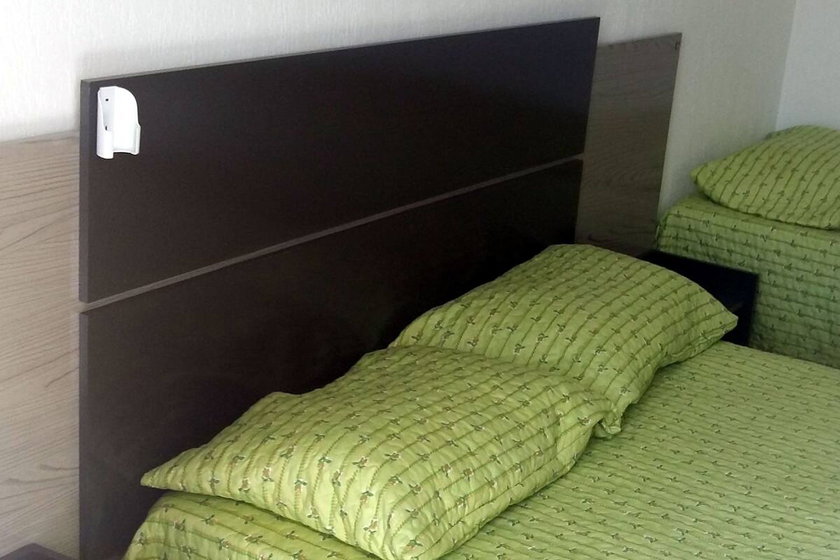 Cortinas blackout, tabla de planchar con plancha y wifi gratis