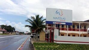 Fachada de la propiedad