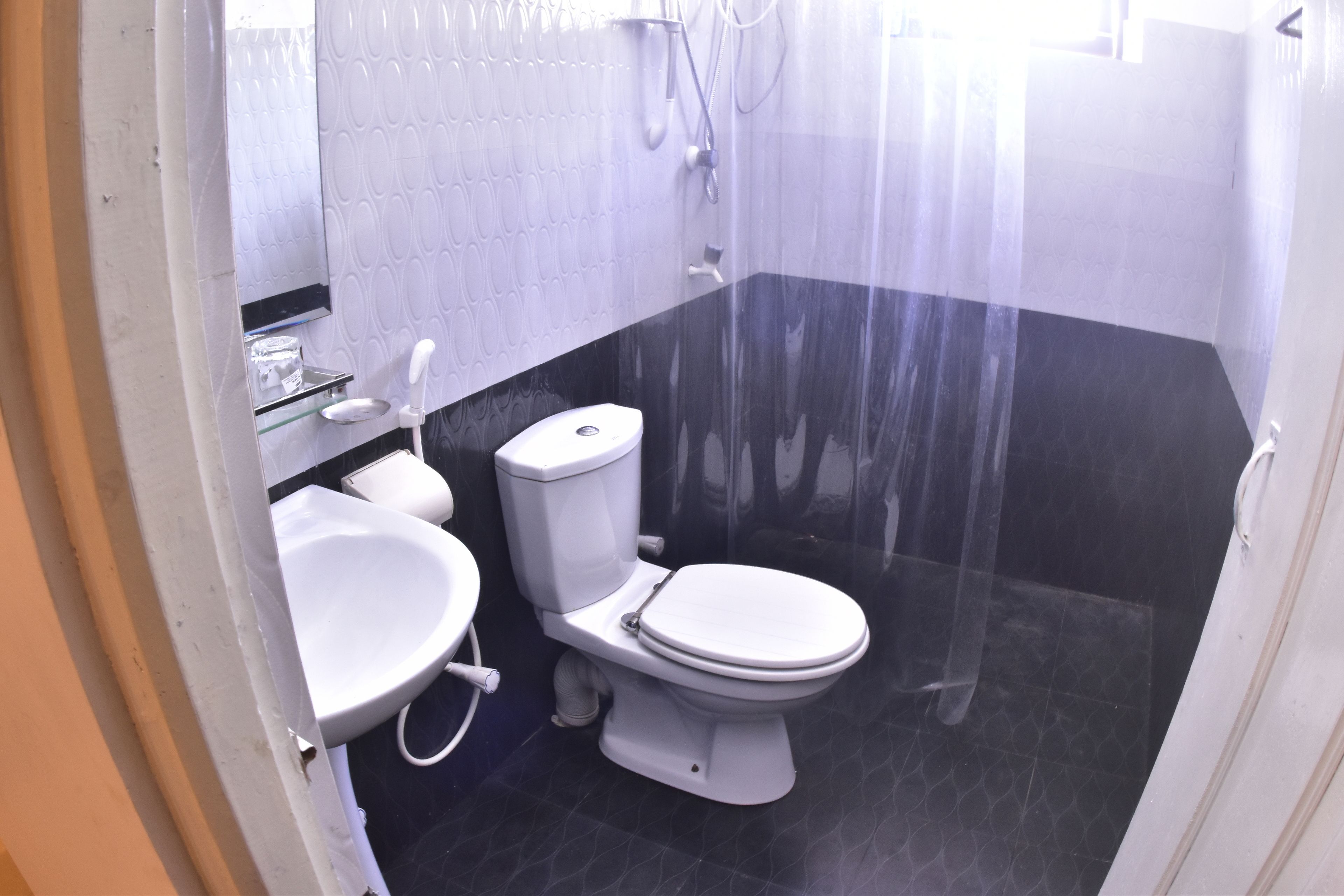 Shower, rainfall showerhead, towels