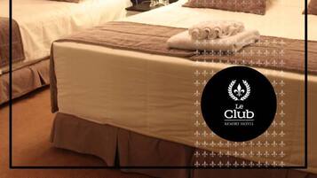 Comfort Triple Room, Multiple Beds | Premium bedding, down comforters, pillowtop beds, in-room safe