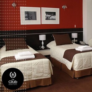 Deluxe Twin Room, 1 King Bed, River View