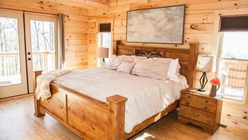 Family Cabin, Multiple Beds, Mountain View | 6 bedrooms, premium bedding, free WiFi, bed sheets