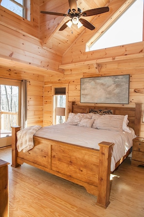 Family Cabin, Multiple Beds, Mountain View | 6 bedrooms, premium bedding, free WiFi, bed sheets - DIAMOND RIDGE - BLACK MOUNTAIN LOG CABIN (Black Mountain)