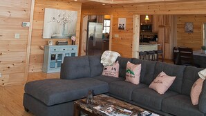 Unclassified image, 5 of 95, button - DIAMOND RIDGE - BLACK MOUNTAIN LOG CABIN (Black Mountain)