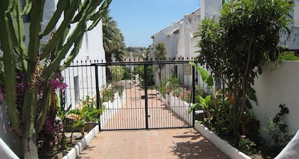 Beautiful Townhouse, Internet, Air Con, 5 Guests