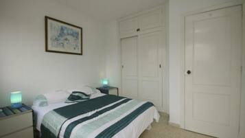 3 chambres, fer et planche Ă repasser, Wi-Fi gratuit, draps fournis