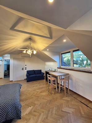 Quarto luxo | Edredons de pluma, frigobar, cortinas blackout, Wi-Fi de cortesia
