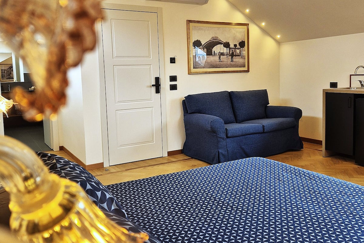 Deluxe Double Room | Down comforters, minibar, blackout drapes, free WiFi