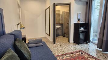 Basic-Suite, Verbindungszimmer | Daunenbettdecken, Minibar, Verdunkelungsvorhänge, kostenloses WLAN