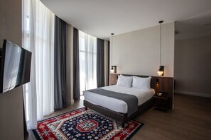 Minibar, Zimmersafe, individuell dekoriert, individuell eingerichtet