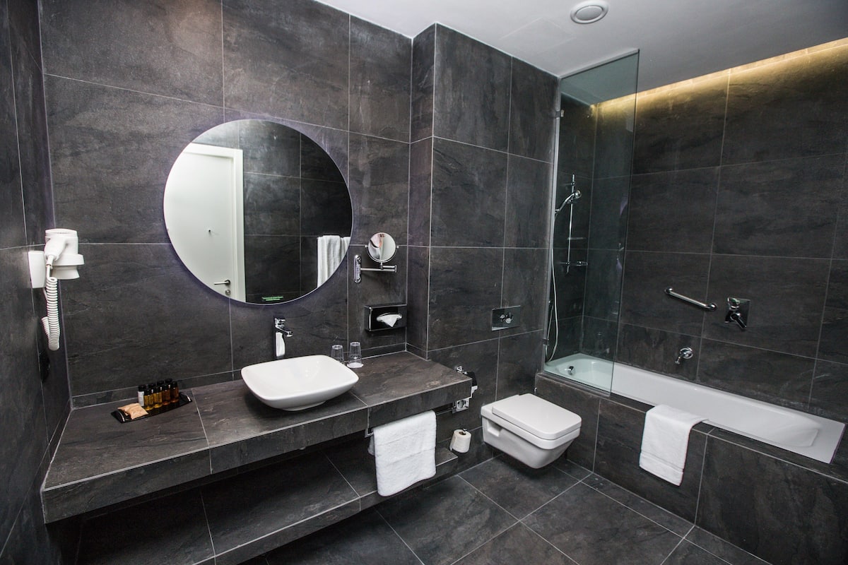 1 bedroom, minibar, in-room safe, individually decorated