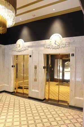 Property entrance - Hotel Indigo St. Louis - Downtown by IHG (St. Louis)