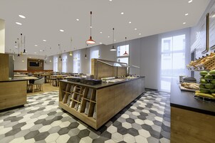 Tägliches inbegriffenes Frühstück zur Selbstbedienung