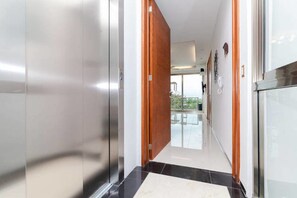 Interior entrance - MENESSE Quinta Mar (Playa del Carmen)