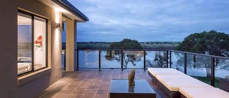 Executive House, Multiple Bedrooms, River View | Terrace/patio