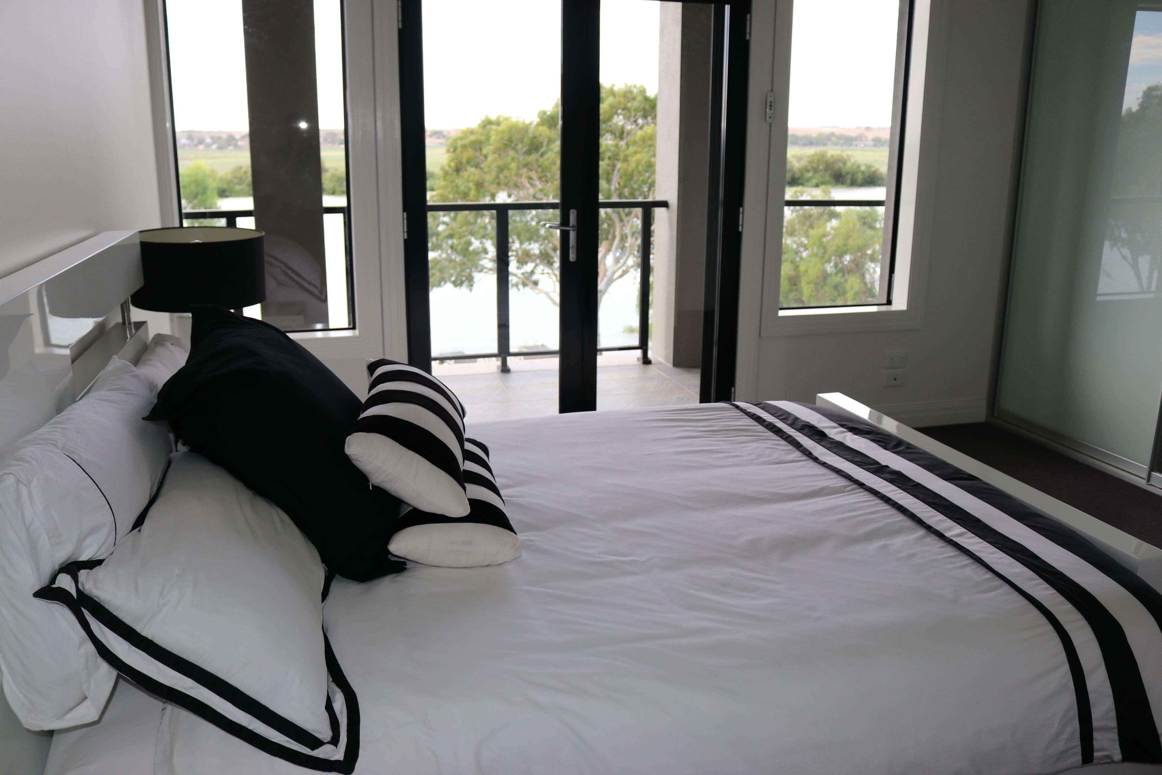 Executive House, Multiple Bedrooms, River View | 5 bedrooms, premium bedding, individually decorated