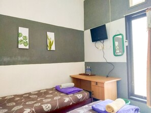 ห้องอีโคโนมีทวิน, 1 ห้องนอน | Wi-Fi ฟรี, ผ้าปูที่นอน