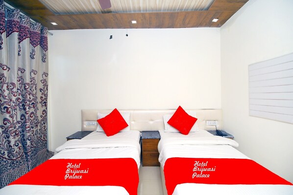 Rollaway beds, free WiFi, wheelchair access - Hotel brijwasi palace (Yamkeshwar)